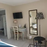 Le Mas Des Quintrands Manosque - Motel De Charme
