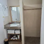 Le Mas Des Quintrands Manosque - Motel De Charme 3* Manosque