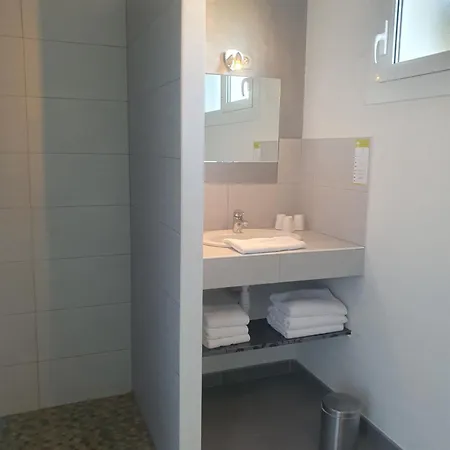Le Mas Des Quintrands Manosque - Motel De Charme 3*