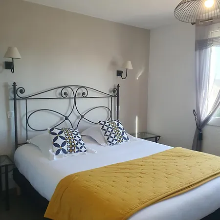 Hotel Le Mas Des Quintrands Manosque - Motel De Charme 3*