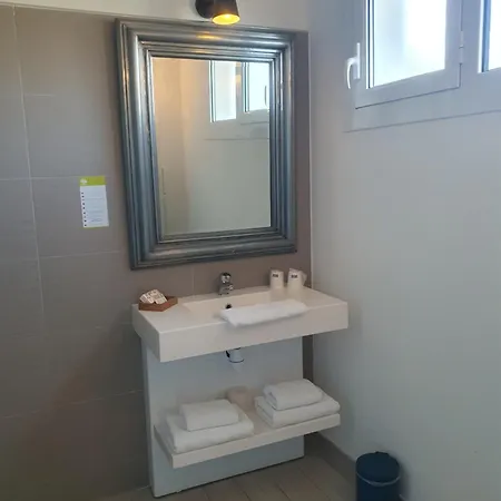 Hotell Le Mas Des Quintrands Manosque - Motel De Charme