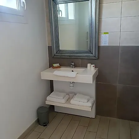 Le Mas Des Quintrands Manosque - Motel De Charme Hotel 3*