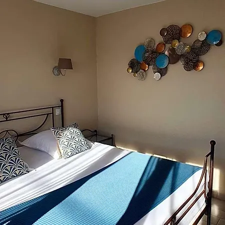 Le Mas Des Quintrands Manosque - Motel De Charme