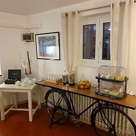 Отель Le Mas Des Quintrands Manosque - Motel De Charme 3*