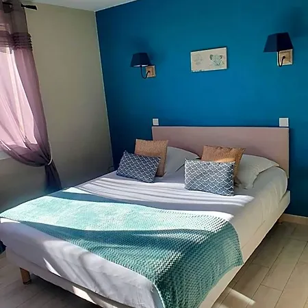 Отель Le Mas Des Quintrands Manosque - Motel De Charme